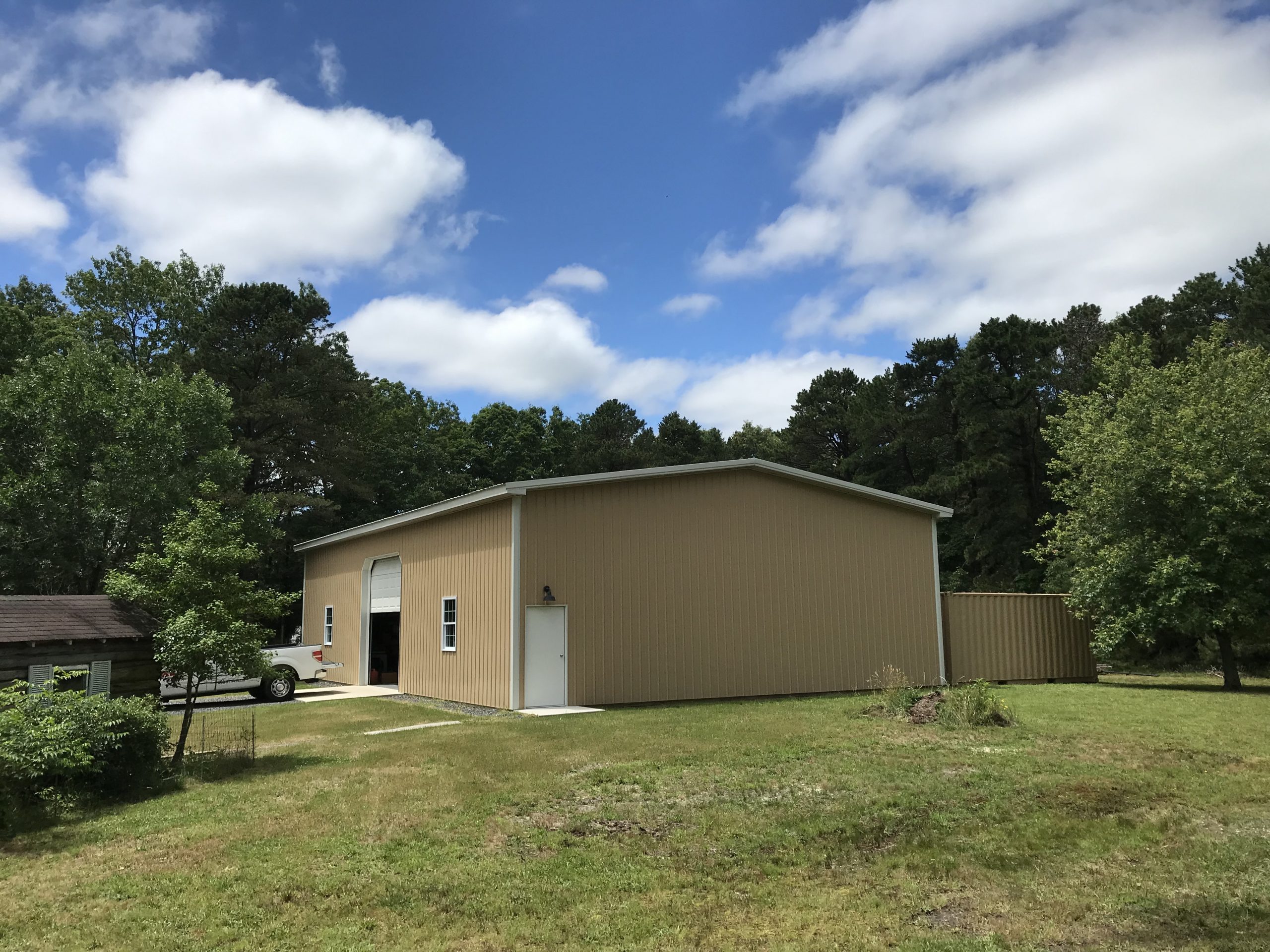 detached agricultural garage