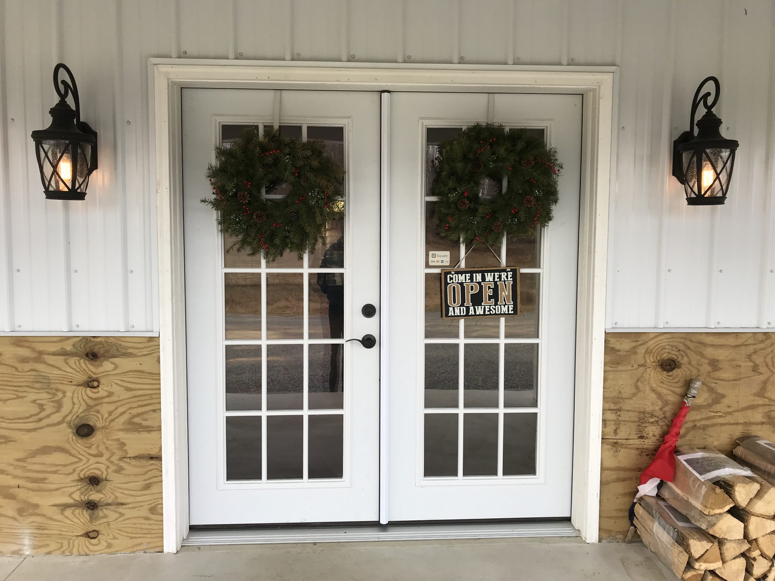 metal and wood siding on new commercial shop